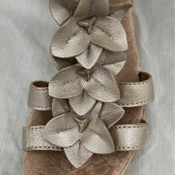 Women's size 10 B.O.C. Bronze Tan platform / wedge Sandals - Picture 9 of 13